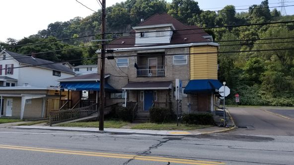 Creighton Hotel: 995 Freeport Rd, Creighton, PA 15030